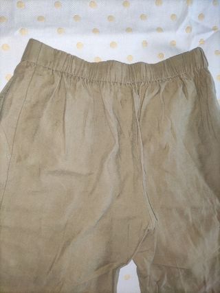 Pantalón verde oliva con cinturón