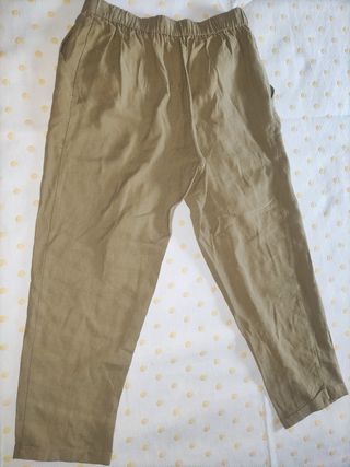Pantalón verde oliva con cinturón