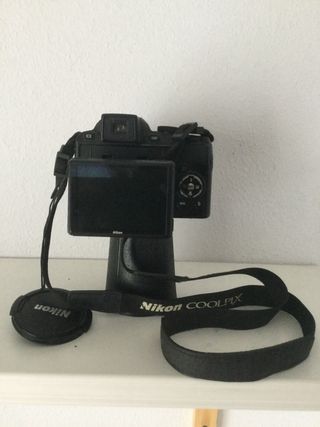 Cámara Nikon Coolpix P90 con Cargador
