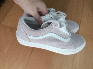 Zapatillas Vans lila y blancas