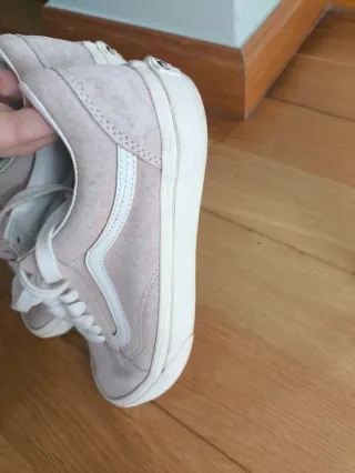 Zapatillas Vans lila y blancas