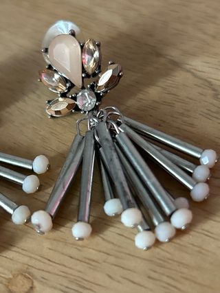 Pendientes de fiesta con pedrería