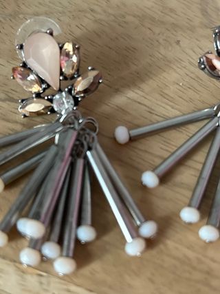 Pendientes de fiesta con pedrería