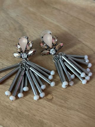 Pendientes de fiesta con pedrería