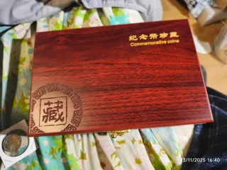 Maletín monedas conmemorativas,con 50 monedas s/c