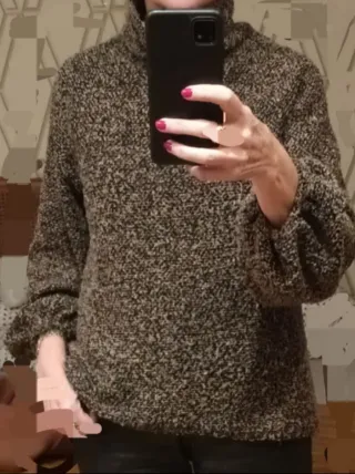 Jersey Zara cuello alto marrón y negro