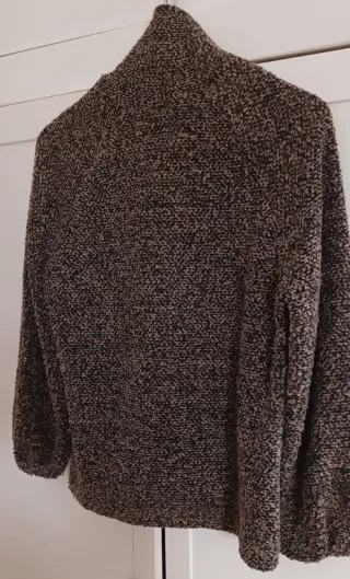 Jersey Zara cuello alto marrón y negro