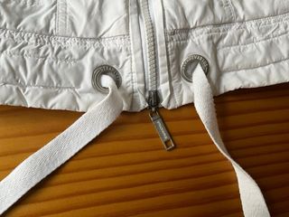 Cazadora Stradivarius blanca entretiempo