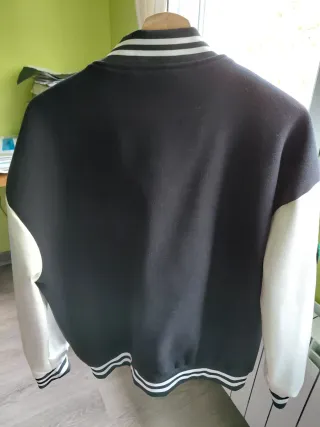 Chaqueta estilo béisbol chico