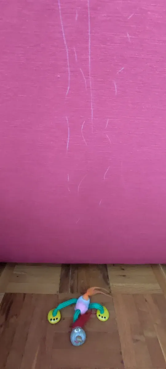 Marioneta clásica.hecho con piedras pintadas.