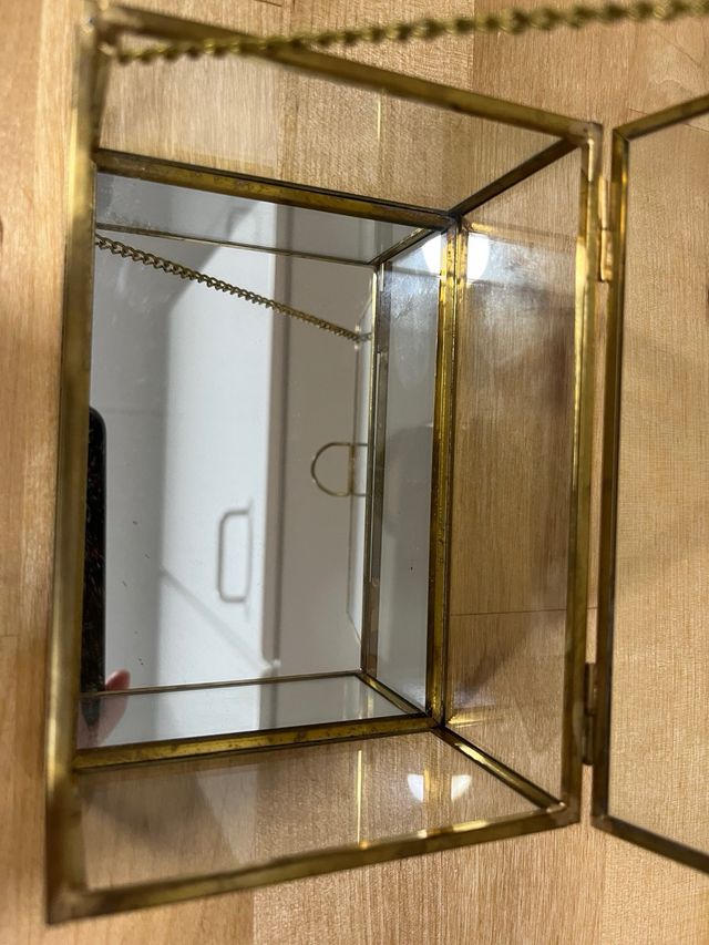 Joyero dorado de cristal y metal