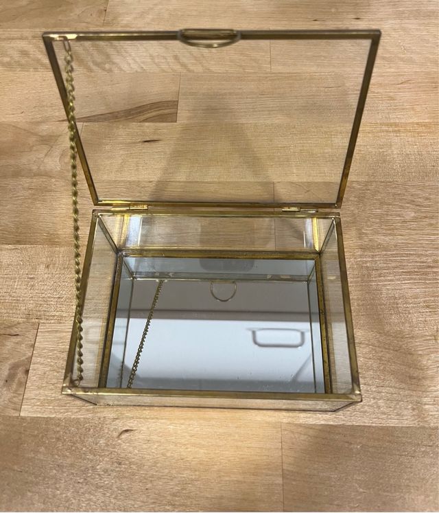 Joyero dorado de cristal y metal