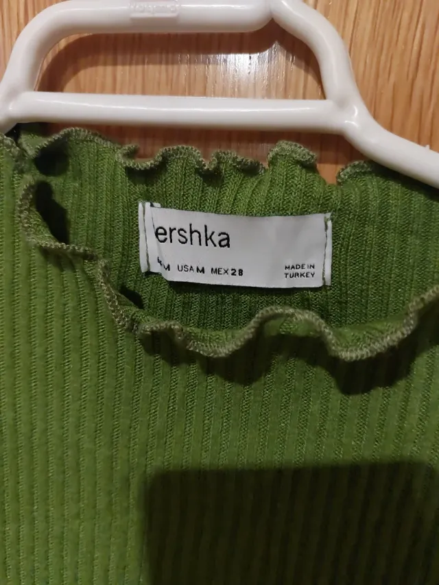 Vestido Bershka verde cuello alto