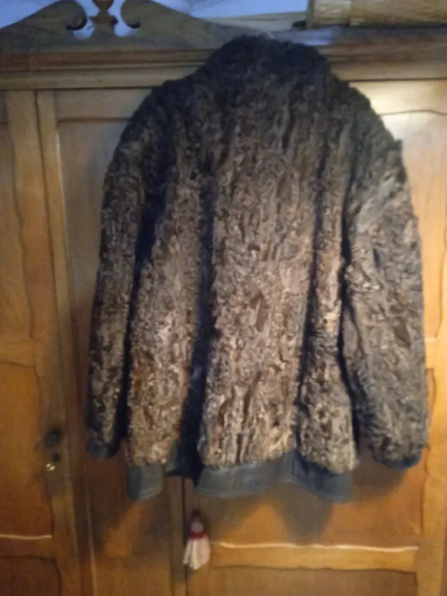 Bonita cazadora chaquetón astracán