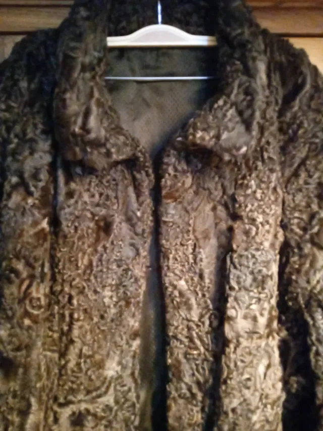 Bonita cazadora chaquetón astracán