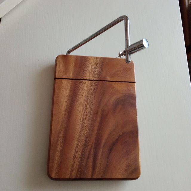 Tagliere con archetto / tagliaformaggio