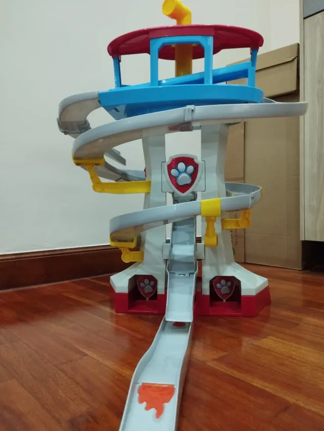 Centro Mando Patrulla Canina + Avión