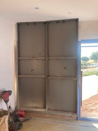 Panel materiales puerta anti okupa