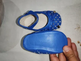 Zapatos de niña azules con lazo