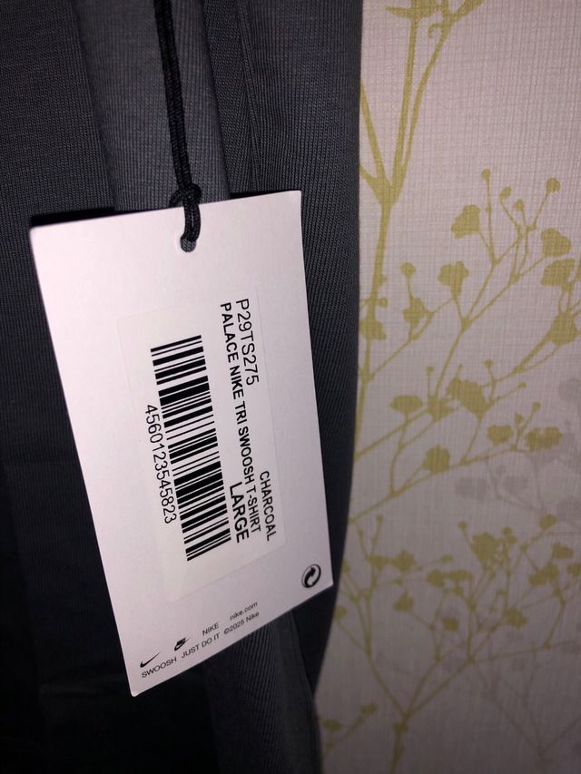 Camiseta Palace x Nike Tri Swoosh Charcoal