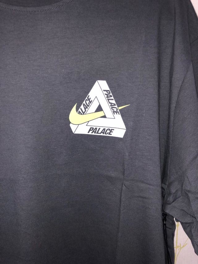 Camiseta Palace x Nike Tri Swoosh Charcoal