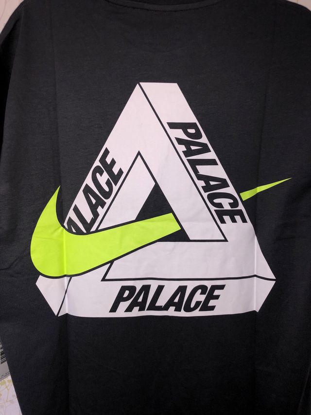 Camiseta Palace x Nike Tri Swoosh Charcoal