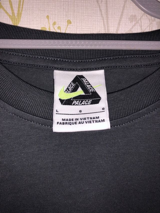 Camiseta Palace x Nike Tri Swoosh Charcoal