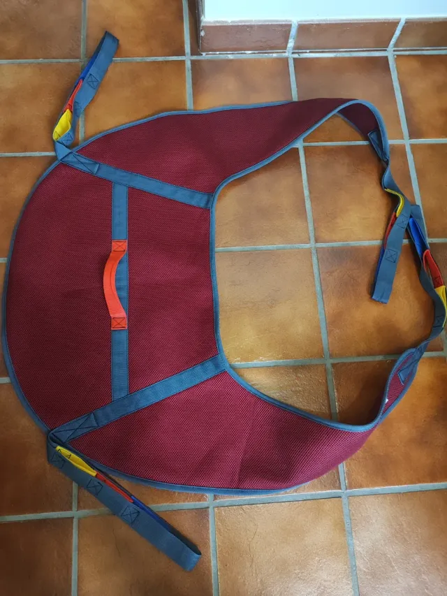 Grúa levanta personas