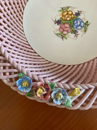 Centro de mesa porcelana flores rosas, muy antiguo