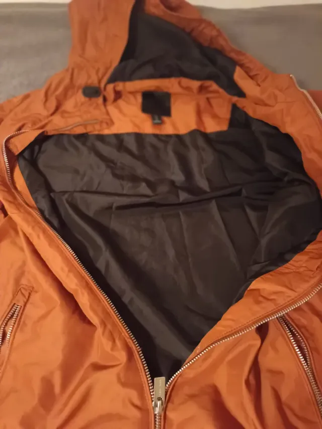 Cortavientos H&M Naranja y Negro Talla L