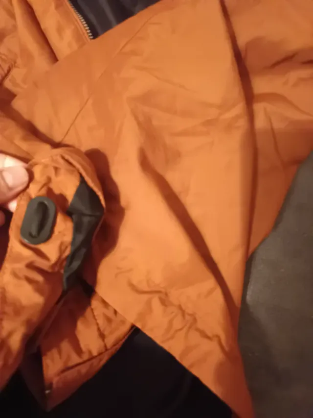 Cortavientos H&M Naranja y Negro Talla L