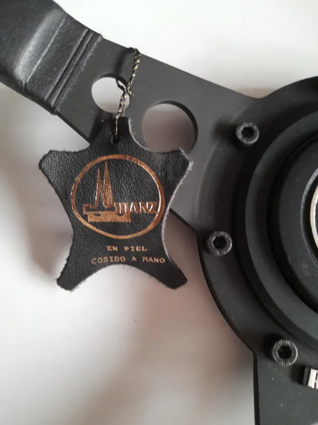 Volante in pelle per auto