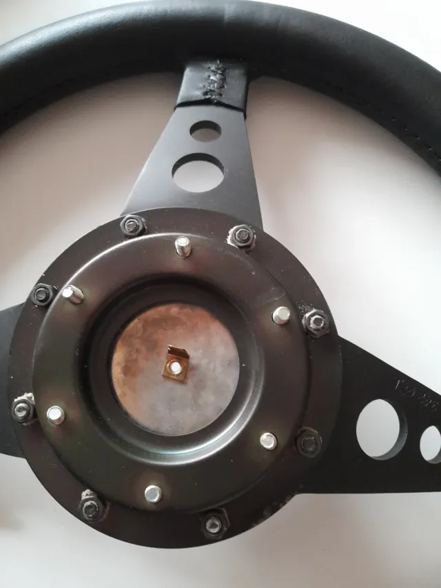 Volante in pelle per auto