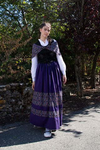 Traje de casera negro y blanco