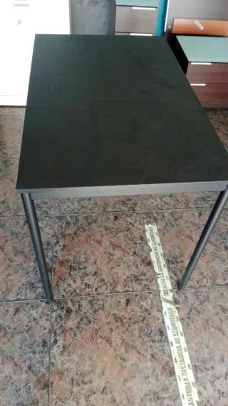 Mesa negra cocina/estancia madera y metal