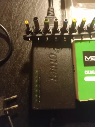 Cargador Universal M2 TEC 96W para Portátiles