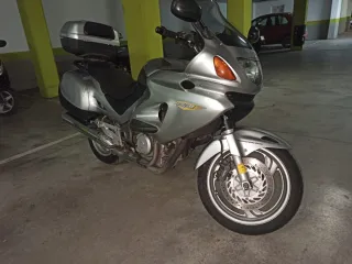 Honda NT 650V Deauville Plata