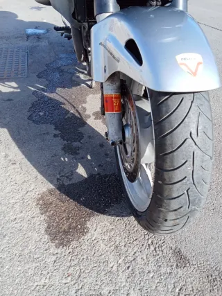 Honda NT 650V Deauville Plata