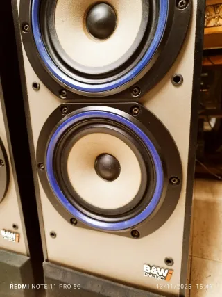 BOWERS € WILKINS DM-330i