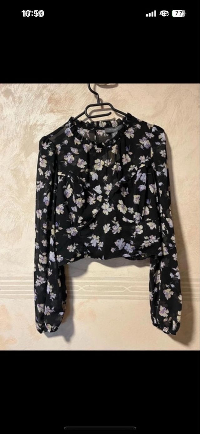 Camisa elegante floral negra