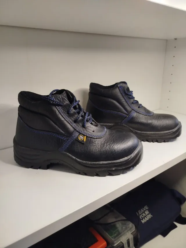 Bota de seguridad Ebro Negra y Azul