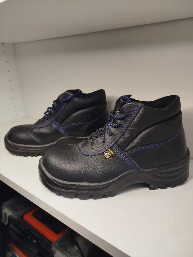 Bota de seguridad Ebro Negra y Azul