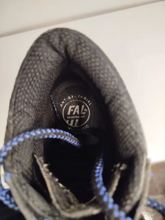 Bota de seguridad Ebro Negra y Azul