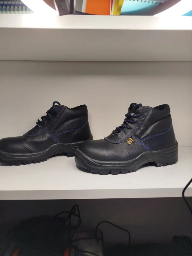Bota de seguridad Ebro Negra y Azul