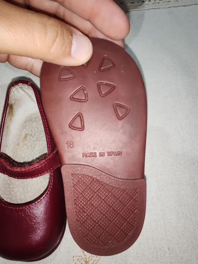 Zapatos bebé burdeos talla 18
