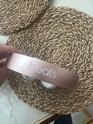 Auriculares Beats Rose Gold y Blanco