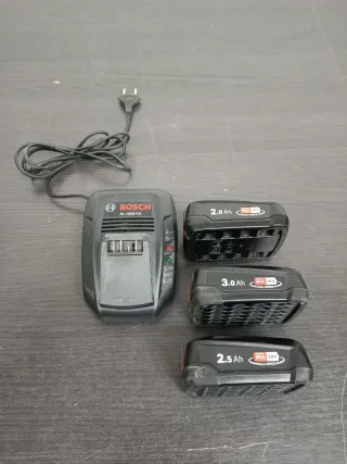 Cargador Bosch AL 1830 CV y 3 baterías