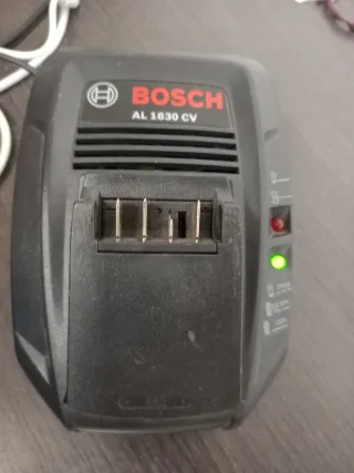 Cargador Bosch AL 1830 CV y 3 baterías