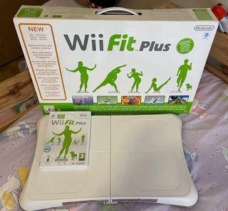 Consola Nintendo Wii + Wii Fit Plus + Volantes