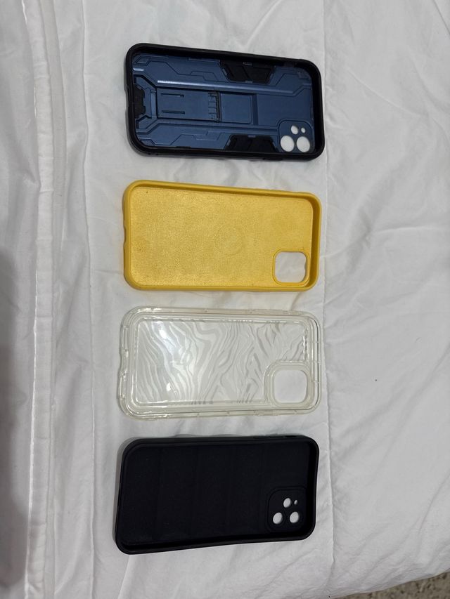 4 Fundas iPhone 11